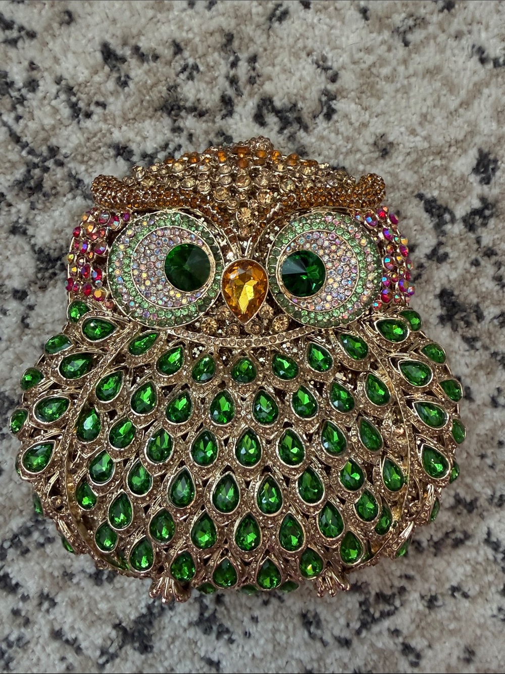 Gold-Tone Owl clutch with Emerald Green Crystals